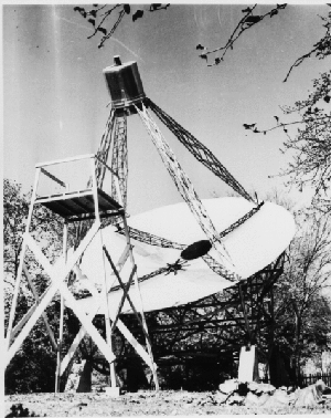 Grote Reber's original radio telescope antenna