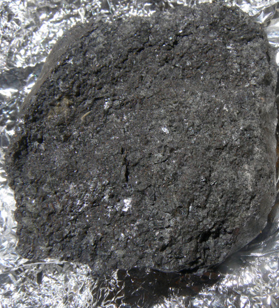 Concentric salt deposits in a drying droplet