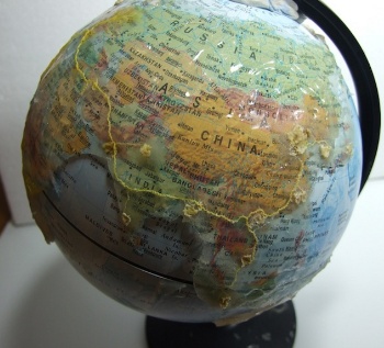 Physarum populating a globe.